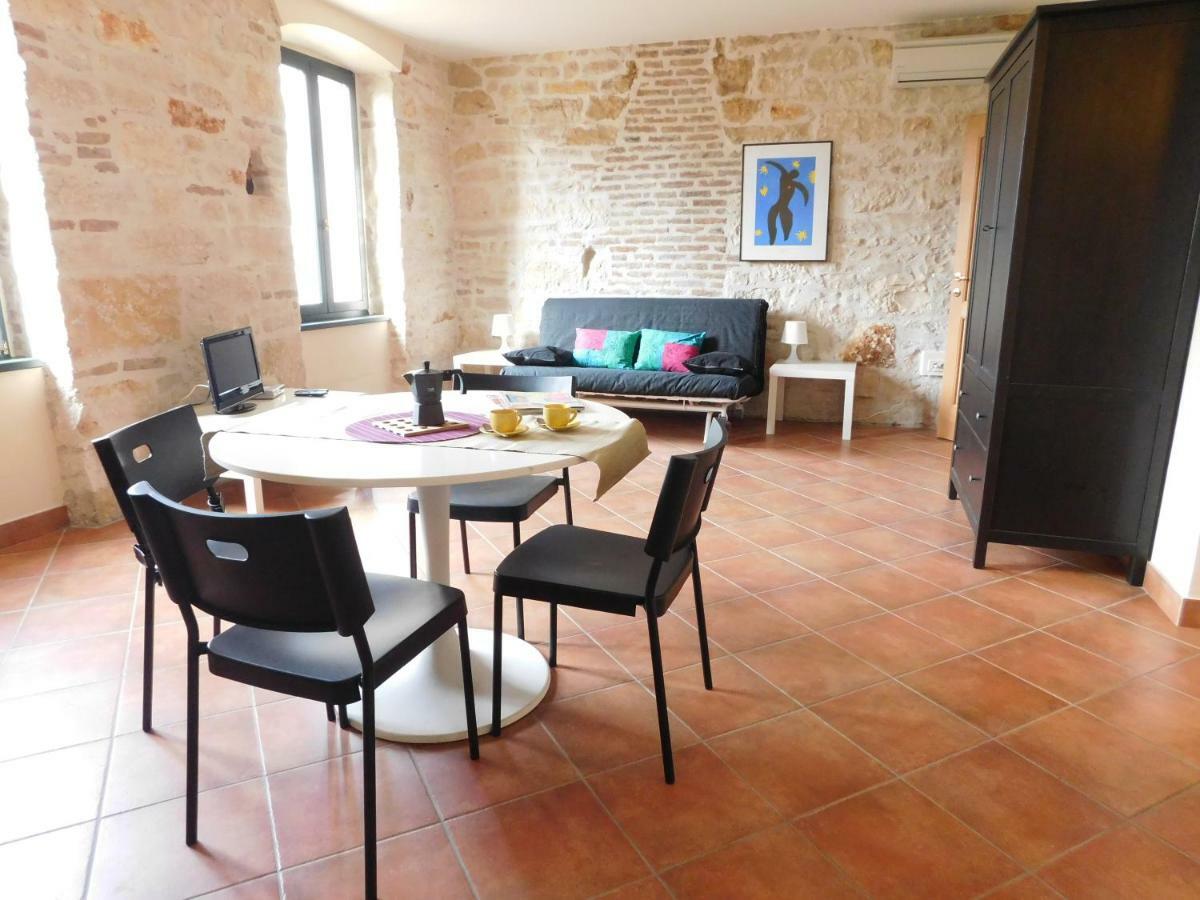 Rovinj'S Flowers Apartments Extérieur photo